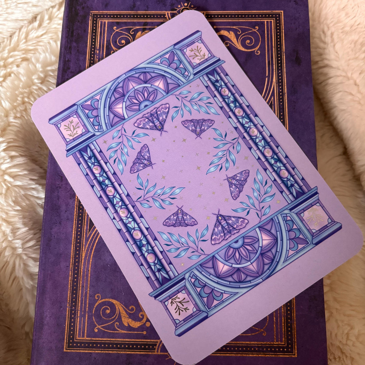 Knight and the Moth licensed Kindle/E reader foiled Insert in three sizes. Purple archway foiled silver. Kindle original 11 & Paperwhite 10 compatible