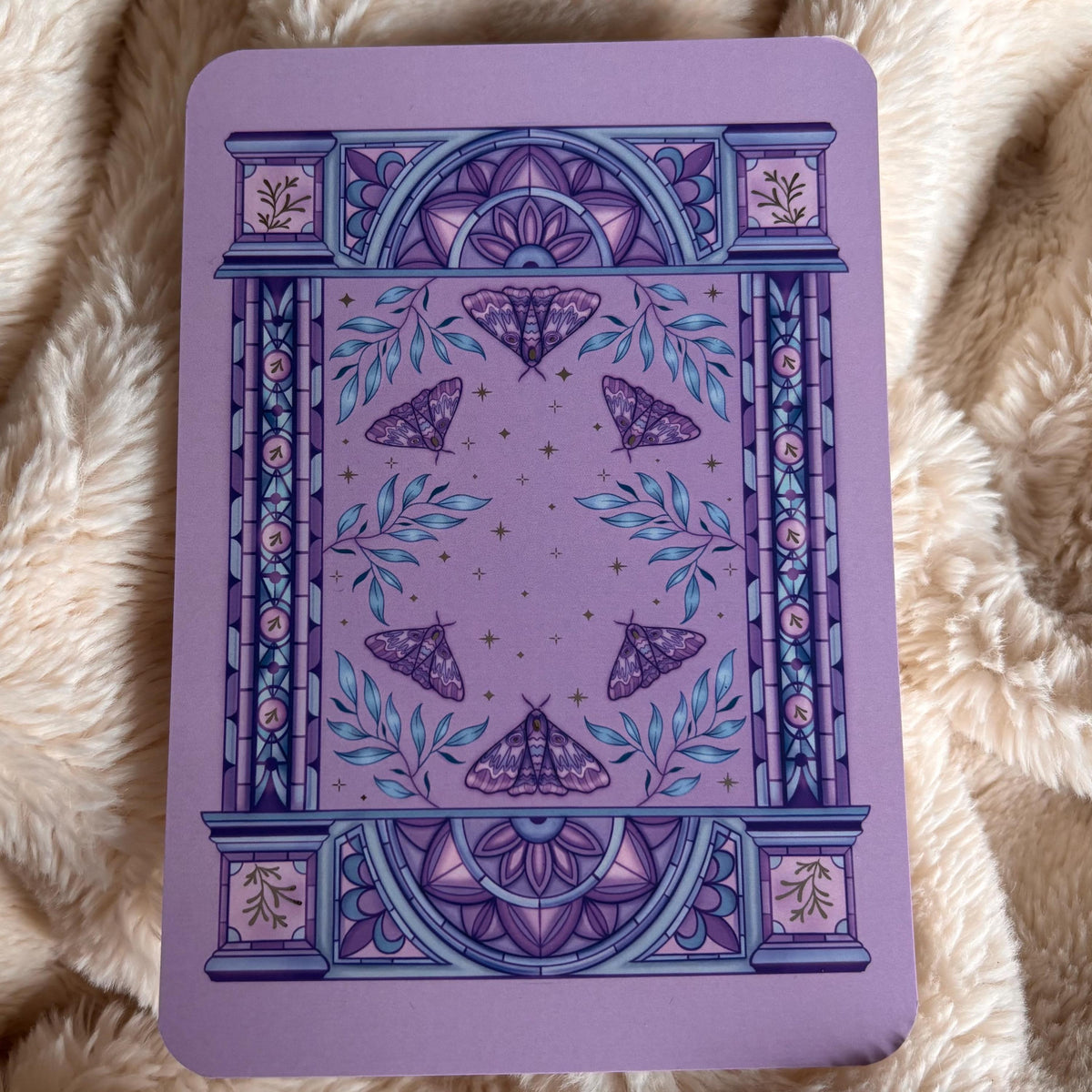 Knight and the Moth licensed Kindle/E reader foiled Insert in three sizes. Purple archway foiled silver. Kindle original 11 & Paperwhite 10 compatible
