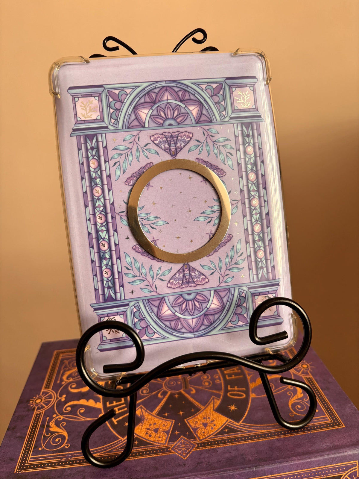 Knight and the Moth licensed Kindle/E reader foiled Insert in three sizes. Purple archway foiled silver. Kindle original 11 & Paperwhite 10 compatible